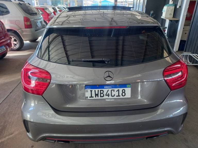 MERCEDES-BENZ - A 250 - 2014/2015 - Cinza - R$ 125.900,00