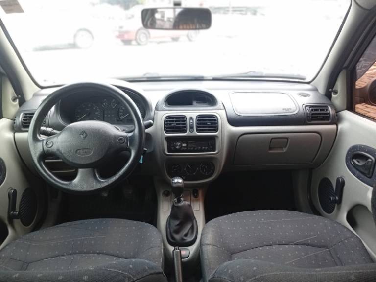 RENAULT - CLIO - 2004/2004 - Prata - R$ 18.990,00