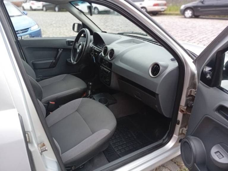 VOLKSWAGEN - PARATI - 2005/2006 - Prata - R$ 28.500,00