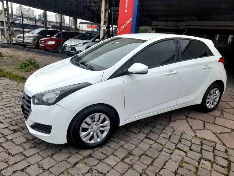 HYUNDAI - HB20 - 2016/2016 - Branca - R$ 47.900,00