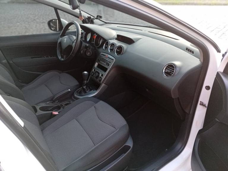 PEUGEOT - 308 - 2012/2013 - Branca - R$ 39.990,00