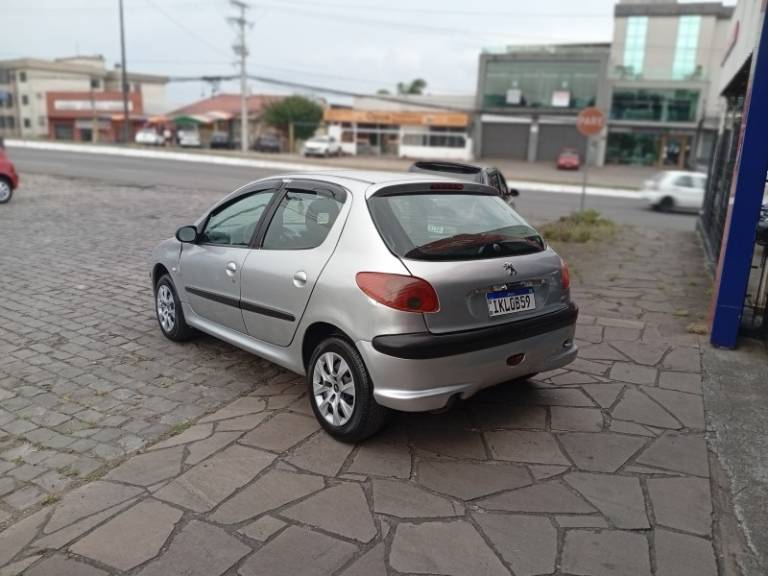 PEUGEOT - 206 - 2001/2001 - Prata - R$ 7.990,00