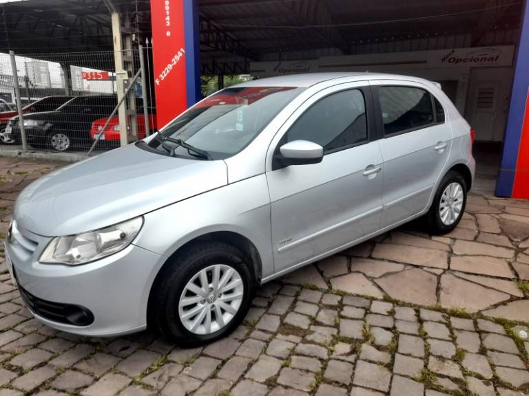 VOLKSWAGEN - GOL - 2013/2013 - Prata - R$ 31.900,00