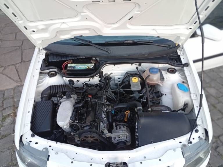 VOLKSWAGEN - SAVEIRO - 2009/2010 - Branca - R$ 29.990,00