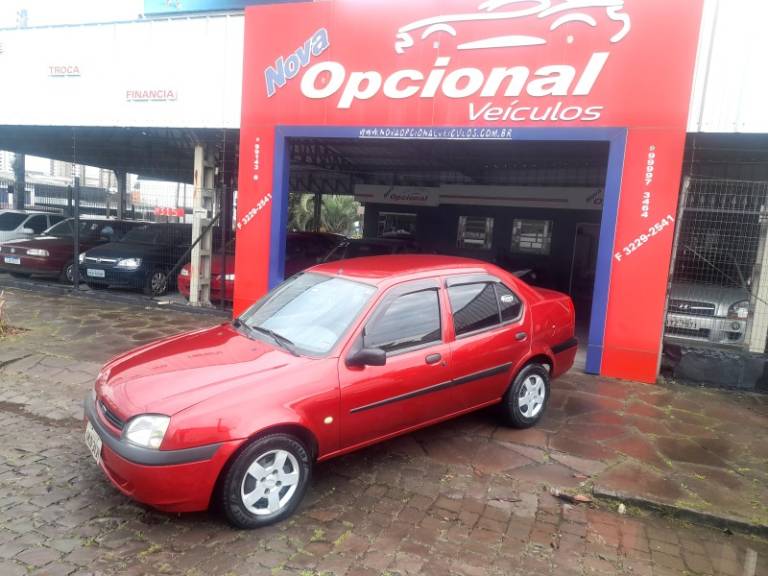 FORD - FIESTA - 2002/2002 - Vermelha - R$ 18.900,00