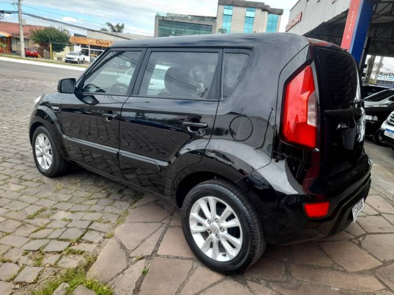 KIA MOTORS - SOUL - 2012/2012 - Preta - R$ 41.900,00