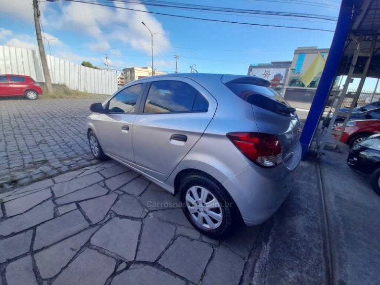 CHEVROLET - ONIX - 2018/2018 - Prata - R$ 49.900,00