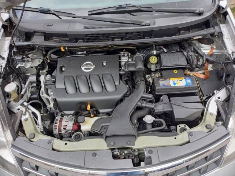 NISSAN - LIVINA - 2012/2013 - Prata - R$ 41.900,00