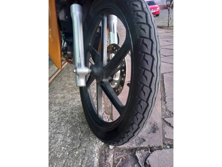 HONDA - BIZ 125 - 2011/2011 - Amarela - R$ 10.900,00