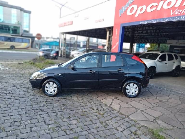 FORD - FOCUS - 2009/2009 - Preta - R$ 28.990,00