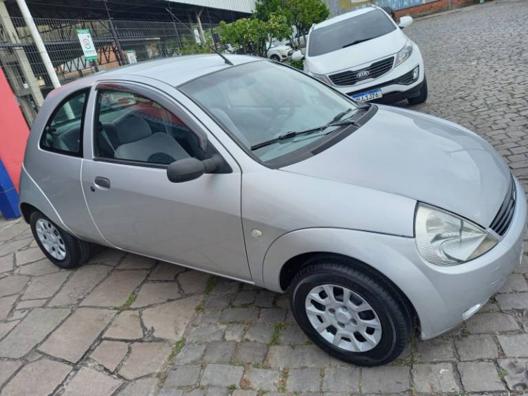 FORD - KA - 2001/2002 - Prata - R$ 15.900,00