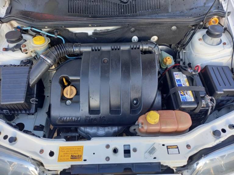 FIAT - PALIO - 2002/2003 - Branca - R$ 17.900,00