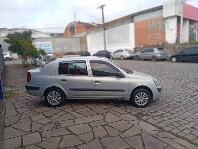 RENAULT - CLIO - 2004/2004 - Prata - R$ 18.990,00