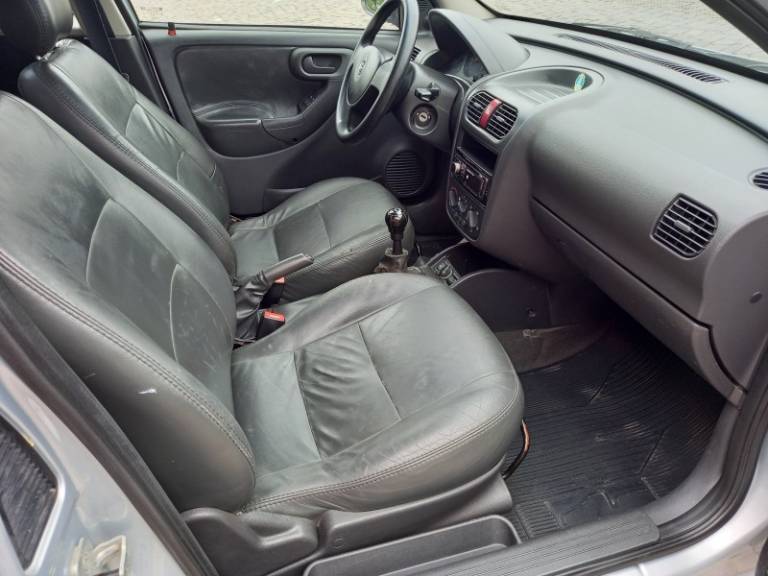 CHEVROLET - MONTANA - 2008/2009 - Prata - R$ 36.900,00