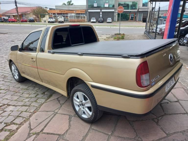 VOLKSWAGEN - SAVEIRO - 2001/2002 - Bege - R$ 35.900,00
