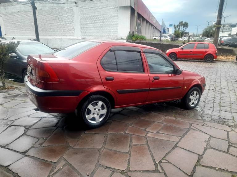 FORD - FIESTA - 2002/2002 - Vermelha - R$ 18.900,00