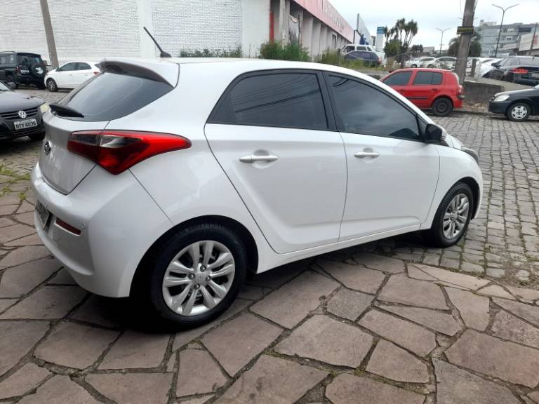 HYUNDAI - HB20 - 2016/2016 - Branca - R$ 47.900,00