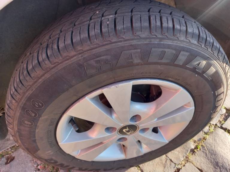 FIAT - PALIO - 2002/2003 - Branca - R$ 17.900,00