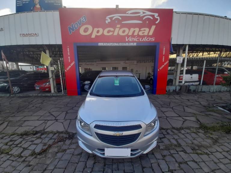 CHEVROLET - ONIX - 2018/2018 - Prata - R$ 49.900,00