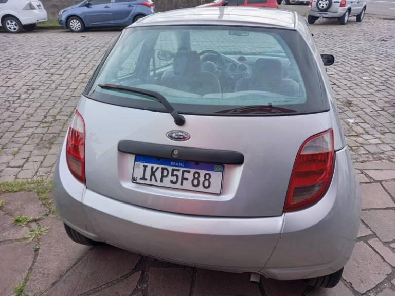 FORD - KA - 2001/2002 - Prata - R$ 15.900,00