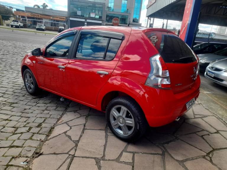 RENAULT - SANDERO - 2014/2014 - Vermelha - R$ 35.900,00