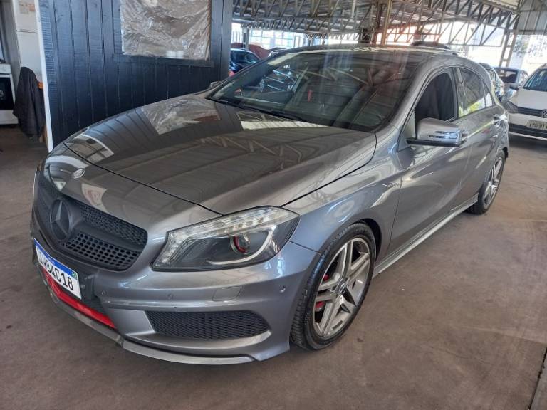 MERCEDES-BENZ - A 250 - 2014/2015 - Cinza - R$ 125.900,00