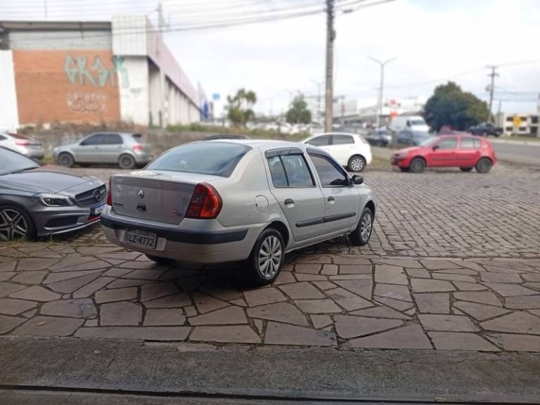 RENAULT - CLIO - 2004/2004 - Prata - R$ 18.990,00