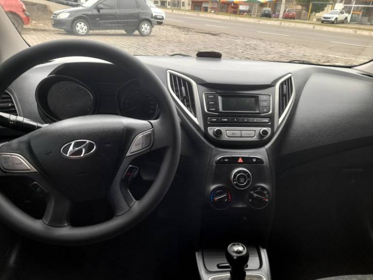 HYUNDAI - HB20 - 2016/2016 - Branca - R$ 47.900,00