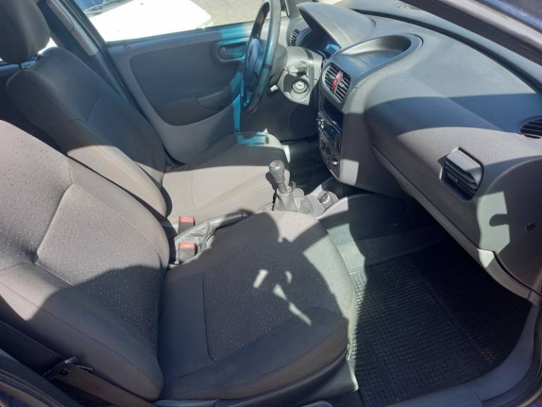 CHEVROLET - CORSA - 2005/2005 - Azul - R$ 18.900,00