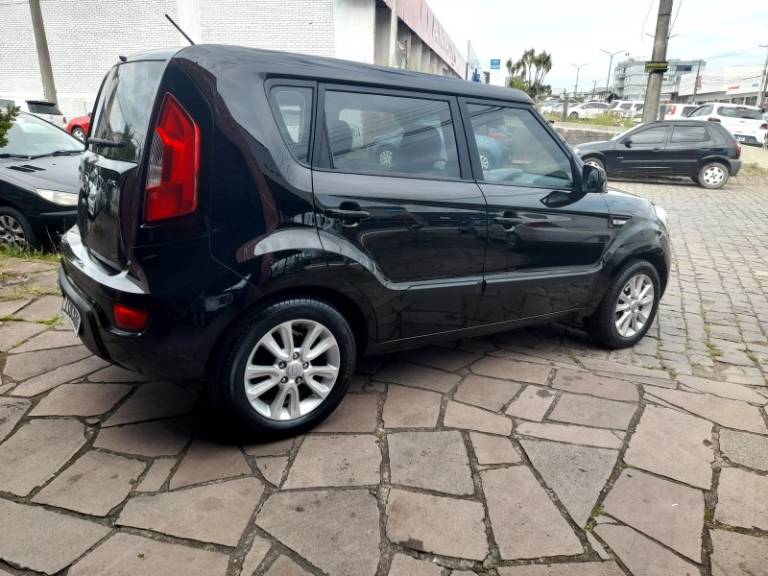 KIA MOTORS - SOUL - 2012/2012 - Preta - R$ 41.900,00