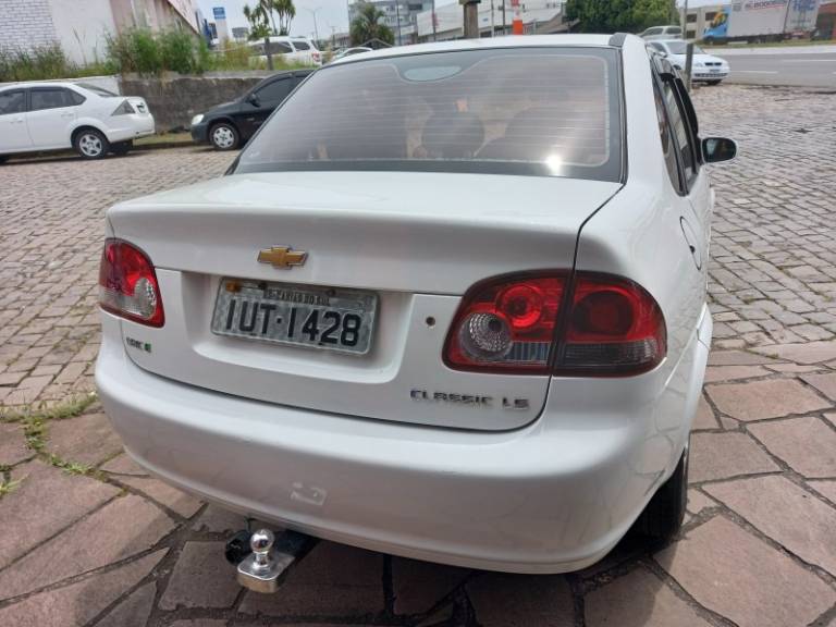 CHEVROLET - CLASSIC - 2013/2014 - Branca - R$ 25.900,00