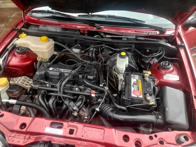 FORD - FIESTA - 2002/2002 - Vermelha - R$ 18.900,00