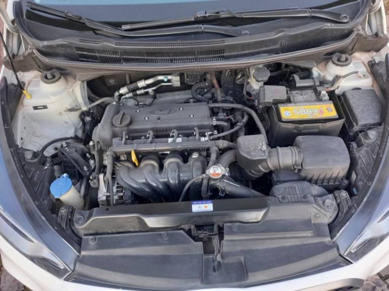 HYUNDAI - HB20X - 2017/2018 - Branca - R$ 64.900,00