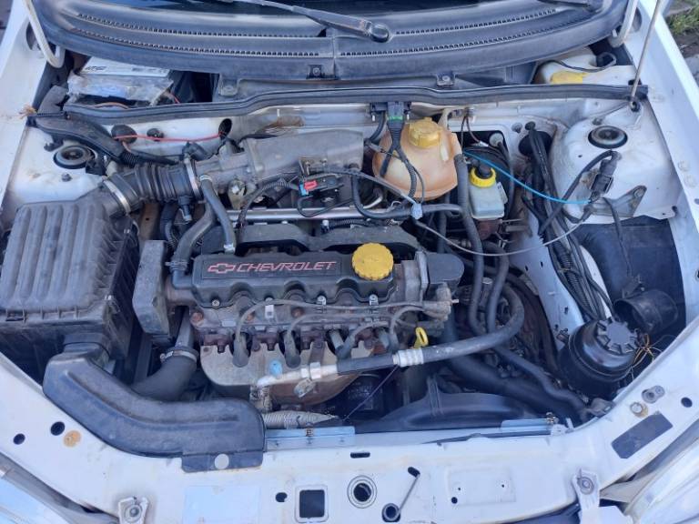 CHEVROLET - CORSA - 2001/2001 - Branca - R$ 18.900,00