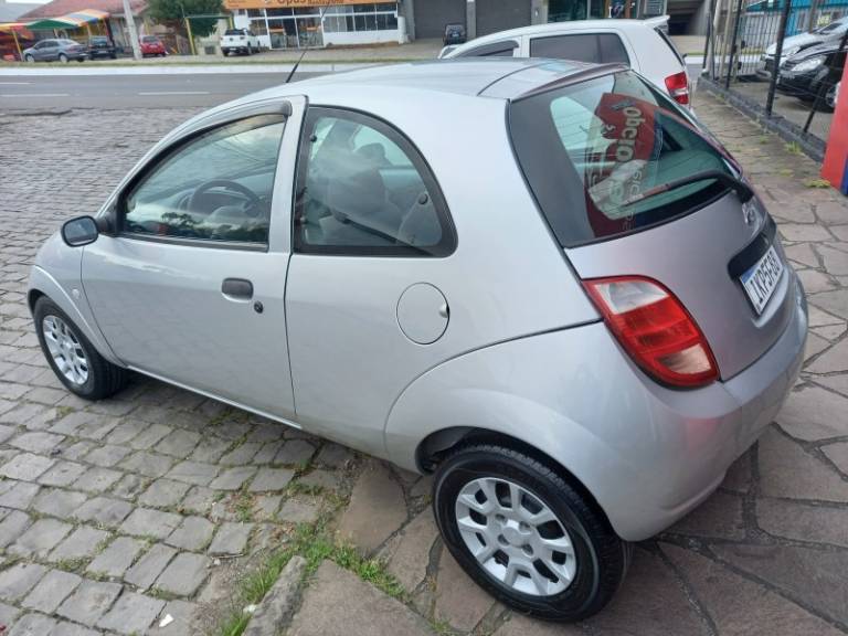 FORD - KA - 2001/2002 - Prata - R$ 15.900,00