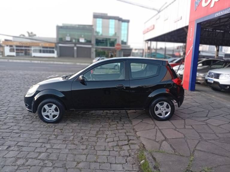 FORD - KA - 2008/2009 - Preta - R$ 21.990,00