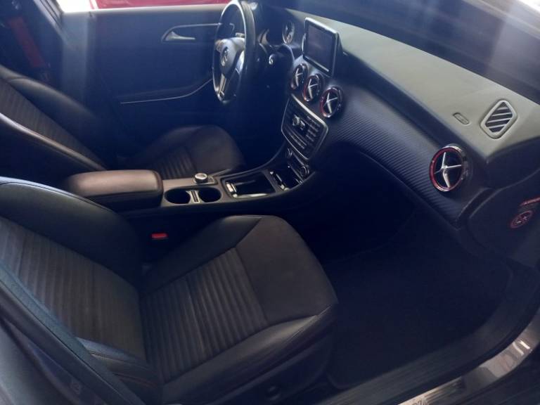 MERCEDES-BENZ - A 250 - 2014/2015 - Cinza - R$ 125.900,00
