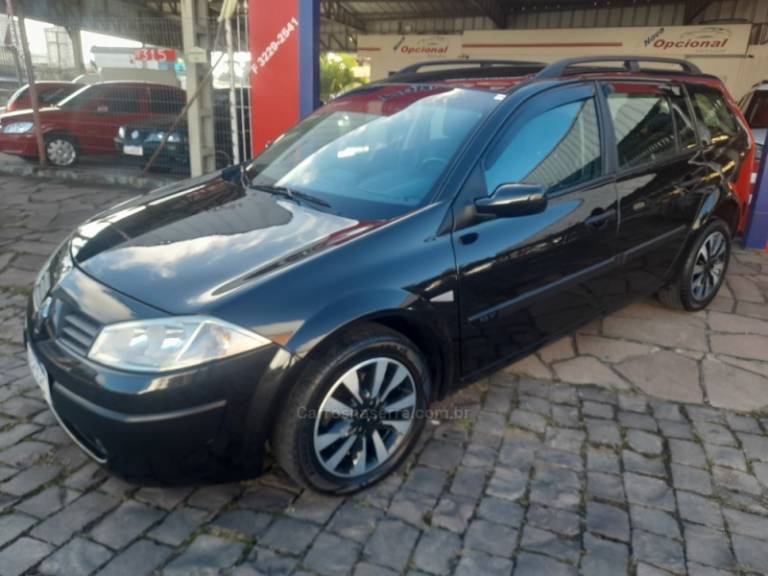 RENAULT - MÉGANE - 2011/2011 - Preta - R$ 29.900,00