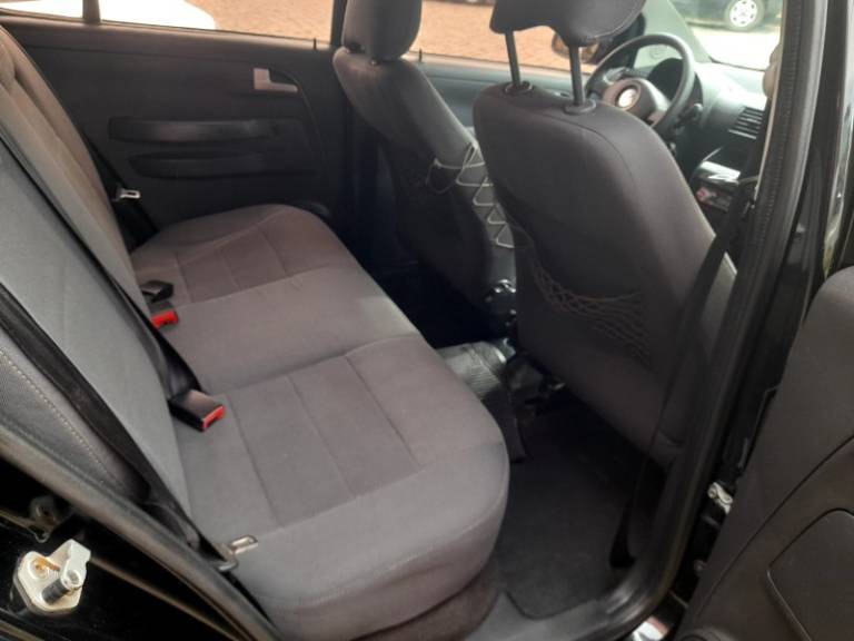 VOLKSWAGEN - CROSSFOX - 2009/2009 - Preta - R$ 34.900,00