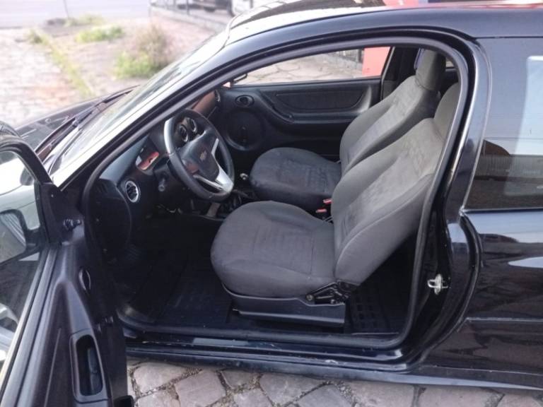 CHEVROLET - CELTA - 2002/2002 - Preta - R$ 17.990,00