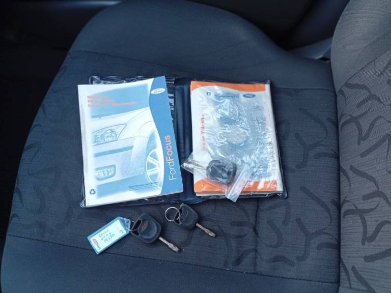 FORD - FOCUS - 2009/2009 - Preta - R$ 28.990,00