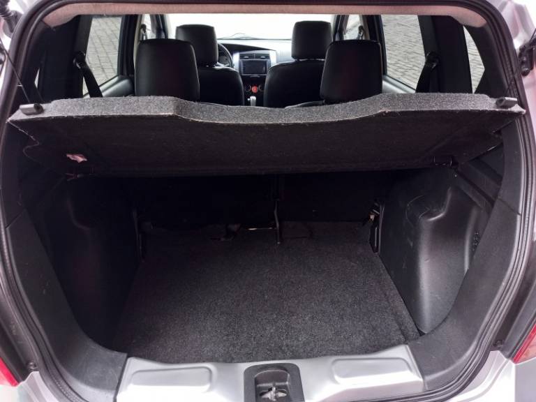 NISSAN - LIVINA - 2012/2013 - Prata - R$ 41.900,00