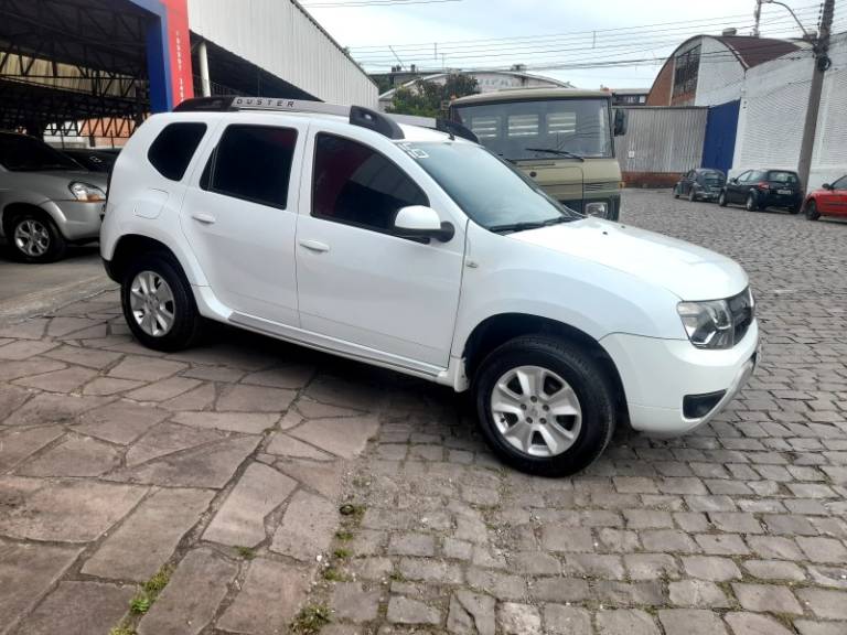 RENAULT - DUSTER - 2016/2016 - Branca - R$ 61.900,00